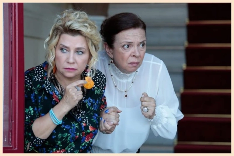 Кадр из сериала «Повсюду ты»