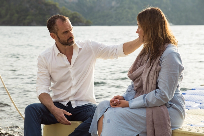 Актеры сериала «Между нами глубокое море» 