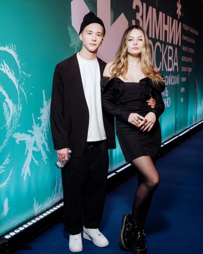 Олег Савостюк и его девушка Ульяна Молдованова