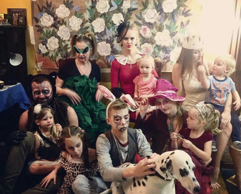 Олег Савостюк с семьей