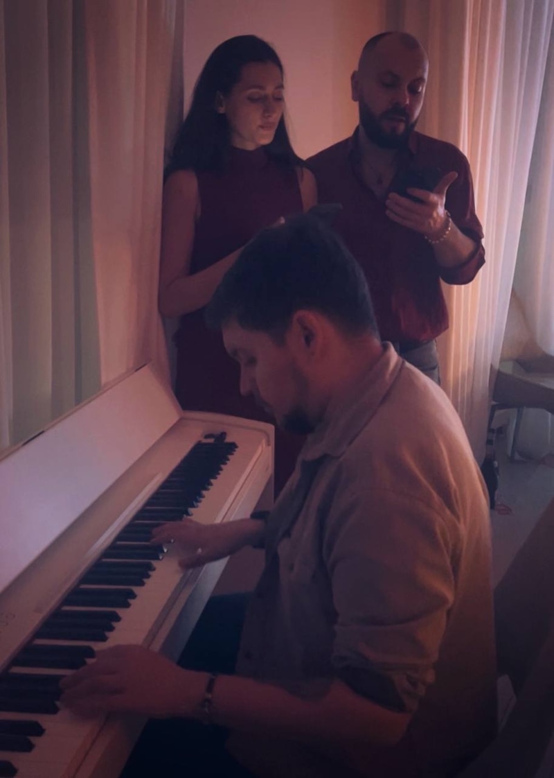 Слава Благов, Анастасия Соколова и Ярослав Сумишевский Слава Благов, Анастасия Соколова и Ярослав Сумишевский