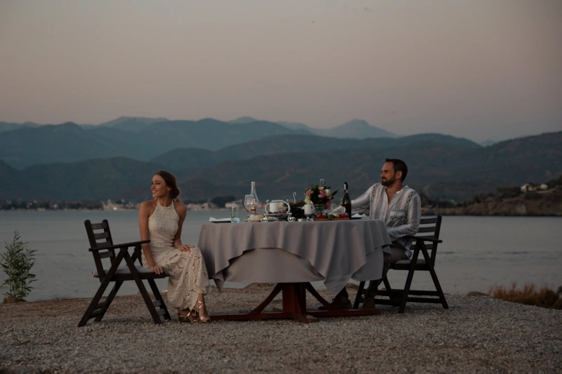 Кадр из сериала  «Между нами глубокое море»