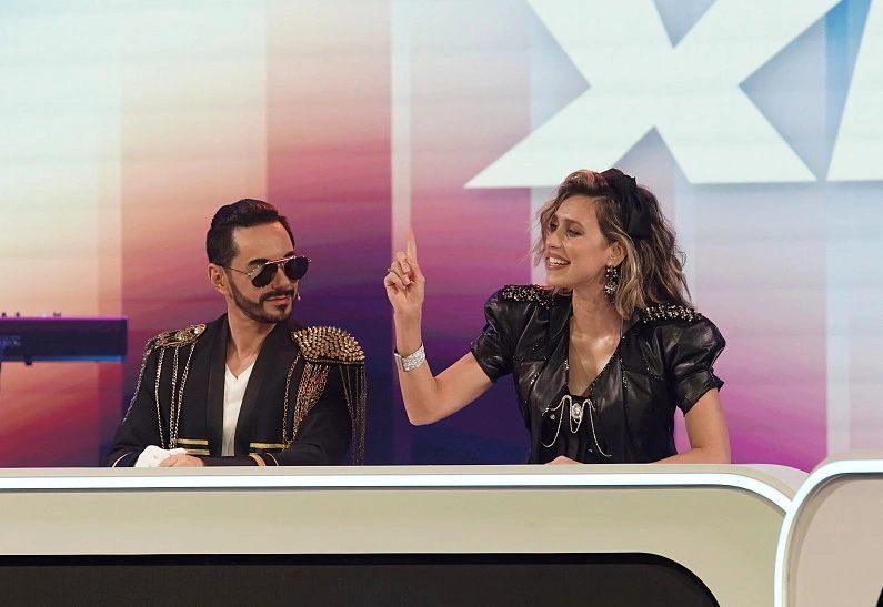 Ведущие шоу «Большой хит» Тимур Родригез и Регина Тодоренко