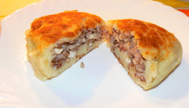 Пирожки из остатков: гречка и картофель
