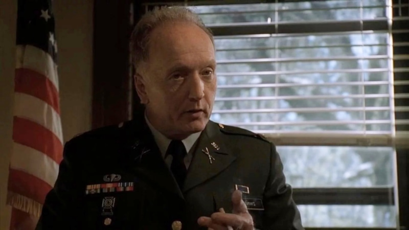 Тобин Белл в сериале «Клан Сопрано» Тобин Белл в сериале «Клан Сопрано»