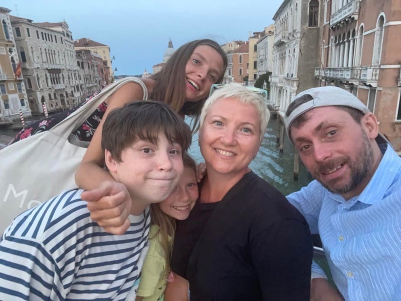 Тимур Олевский с женой и детьми