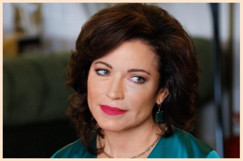 Алена Хмельницкая в сериале «Галя, у нас отмена!» Алена Хмельницкая в сериале «Галя, у нас отмена!»