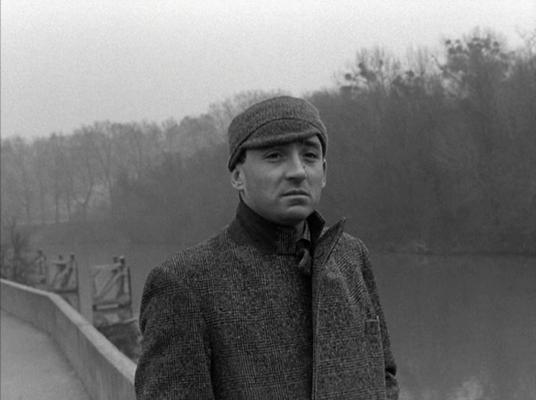 Клод Брассёр в фильме «Банда аутсайдеров» Клод Брассёр в фильме «Банда аутсайдеров»