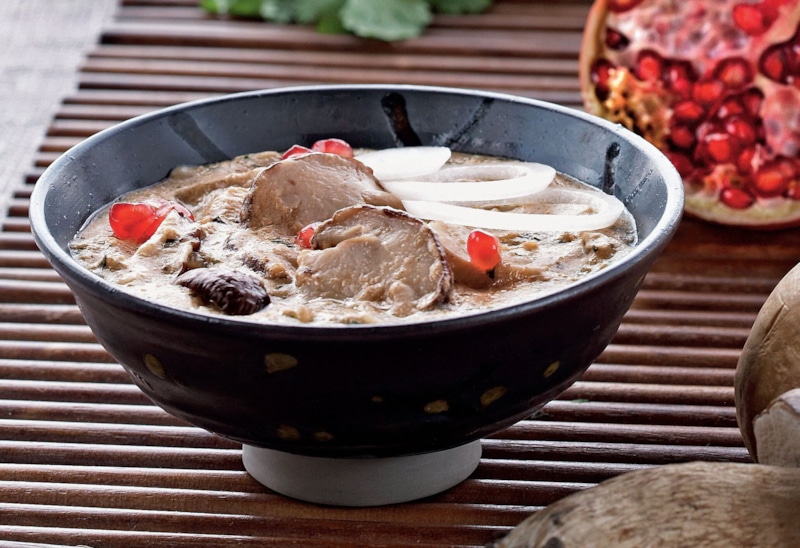 Грузинская кухня: грибное сациви с орехами