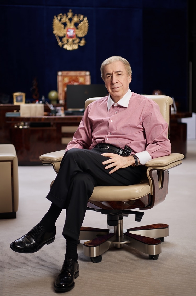 Бизнесмен и поэт-песенник Михаил Гуцериев / Фото: @gutserievofficial Бизнесмен и поэт-песенник Михаил Гуцериев / Фото: @gutserievofficial