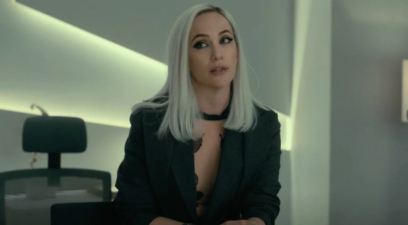 Кейт Сигел в сериале «Падение дома Ашеров» Кейт Сигел в сериале «Падение дома Ашеров»