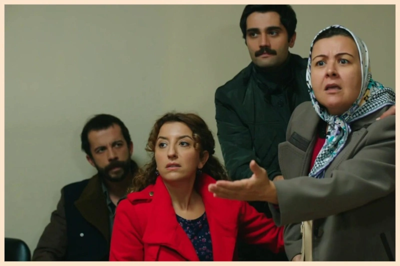 Кадр из сериала «Два лица Стамбула»