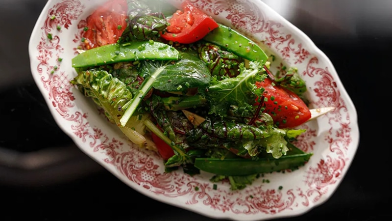 Летняя тарелка: артишоки и черри Летняя тарелка: артишоки и черри