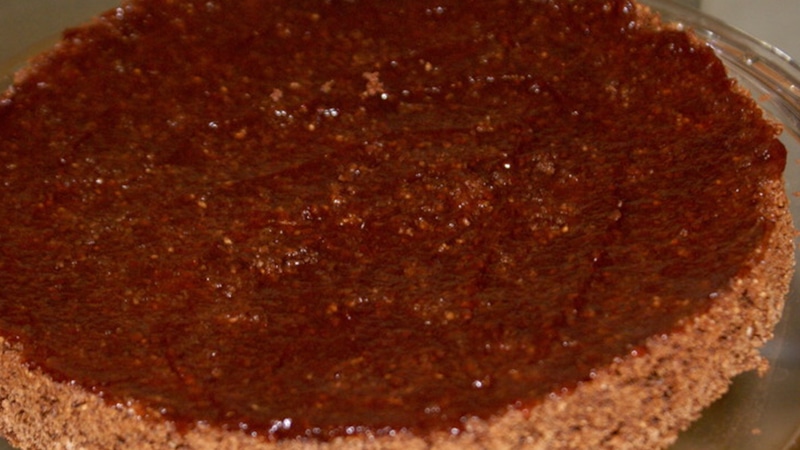 Необычный торт: шоколад, облепиха и гречка