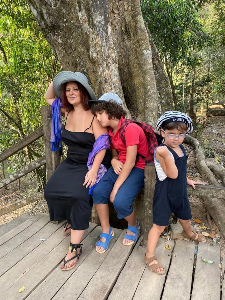 Анна Монгайт с детьми Анна Монгайт с детьми