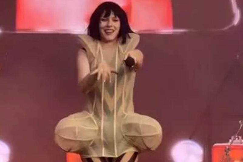 Прокуратура взялась за министра культуры после концерта певицы IOWA