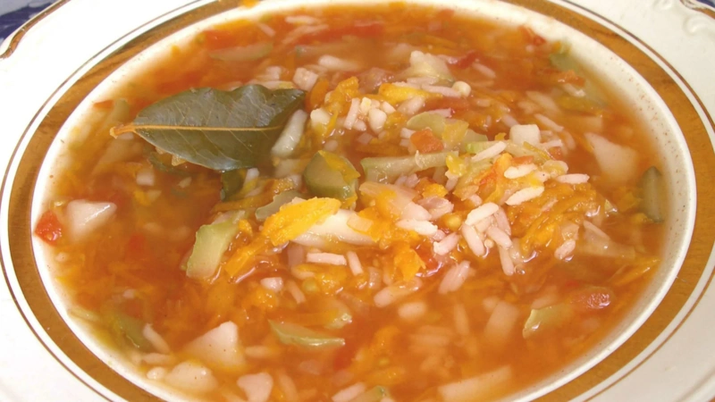 Рассольник с рисом: обходимся без перловки