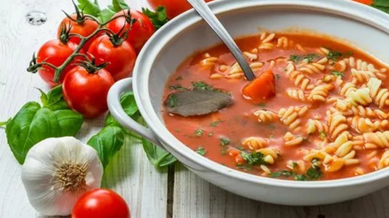 Томатный суп: с макаронами и сыром