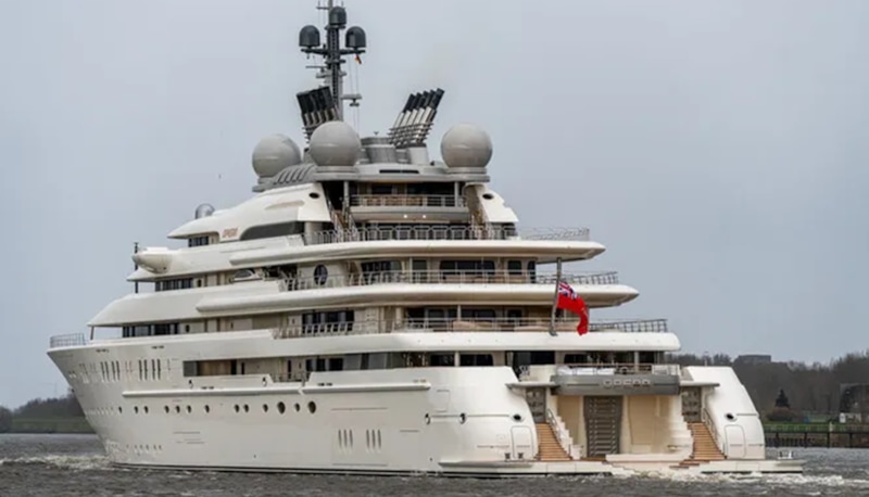 Кейт Миддлтон и принц Уильям устроили отдых на секретной суперяхте