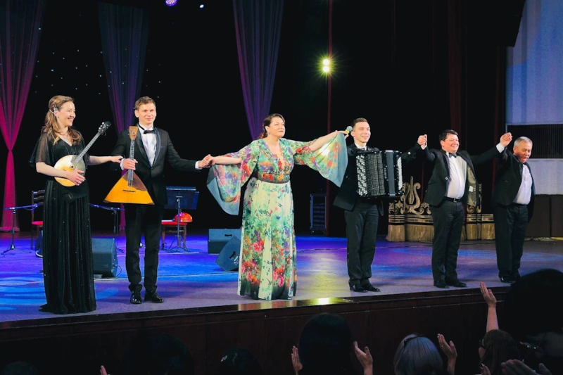 Ирина Крутова и ансамбль «Россия»