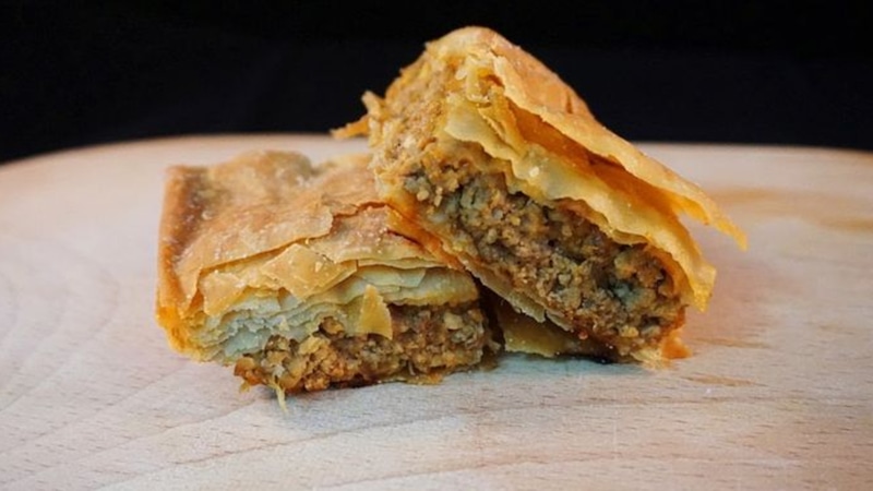 Греческий пирог: кимадопита с фаршем