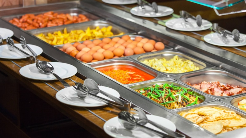 Опасный соблазн: правда о шведском столе Опасный соблазн: правда о шведском столе