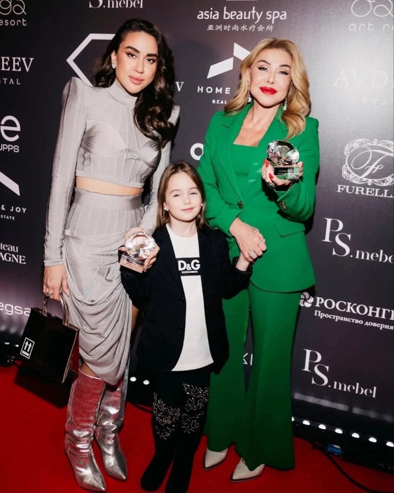 Татьяна Плаксина, Любовь Успенская, Николь