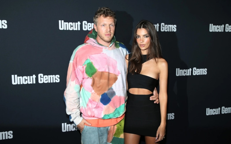 Эмили Ратаковски развелась с изменщиком-тираном после трёхлетнего суда