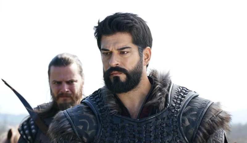 Бурак Озчивит внезапно бросил сериал «Основание: Осман» Бурак Озчивит внезапно бросил сериал «Основание: Осман»