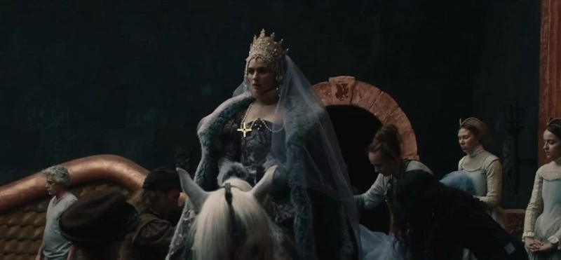 Зои Блю Сайдел в фильме ужасов «Дракула: История любви»