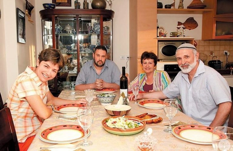 Дина Рубина с детьми