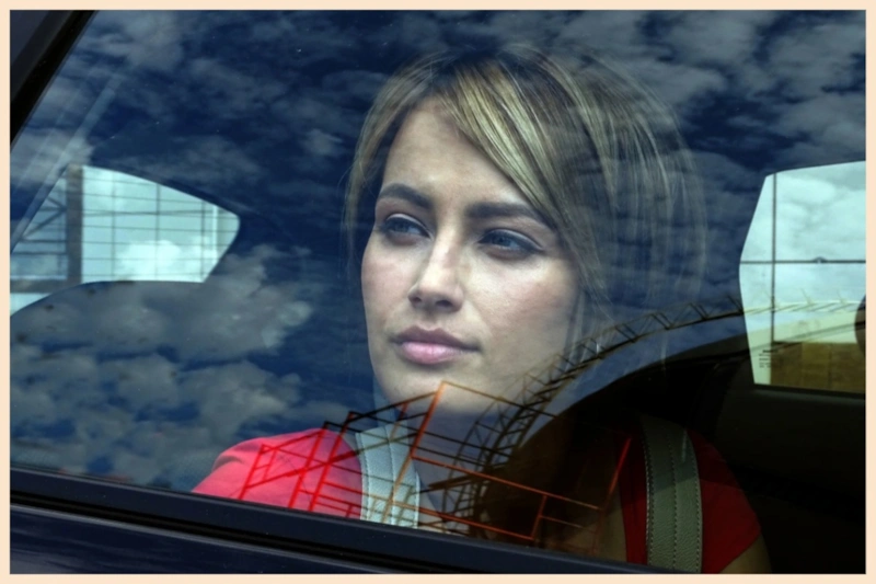 Алена Коломина в сериале «Старушки в бегах. Крымские каникулы» Алена Коломина в сериале «Старушки в бегах. Крымские каникулы»