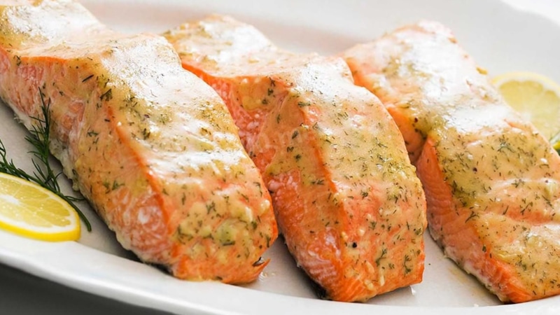 Паровой лосось в кунжутной пасте: пальчики оближешь