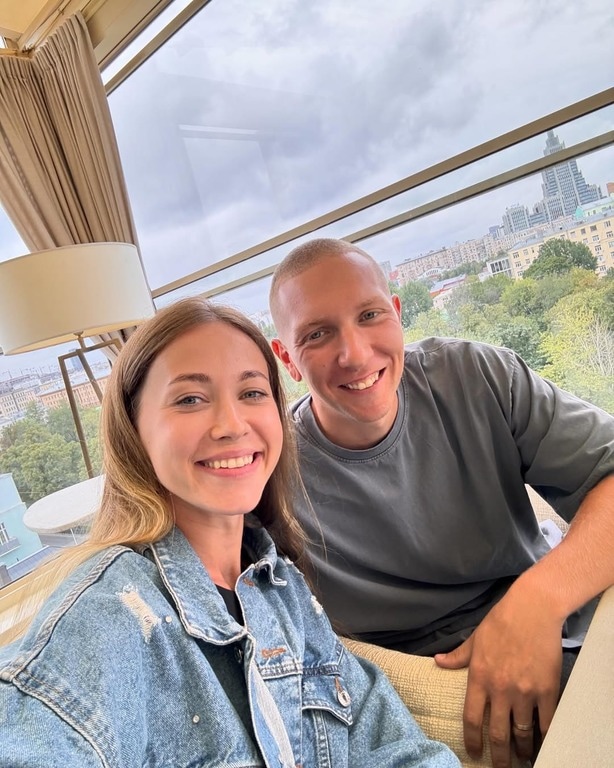 Энни Мэй с мужем