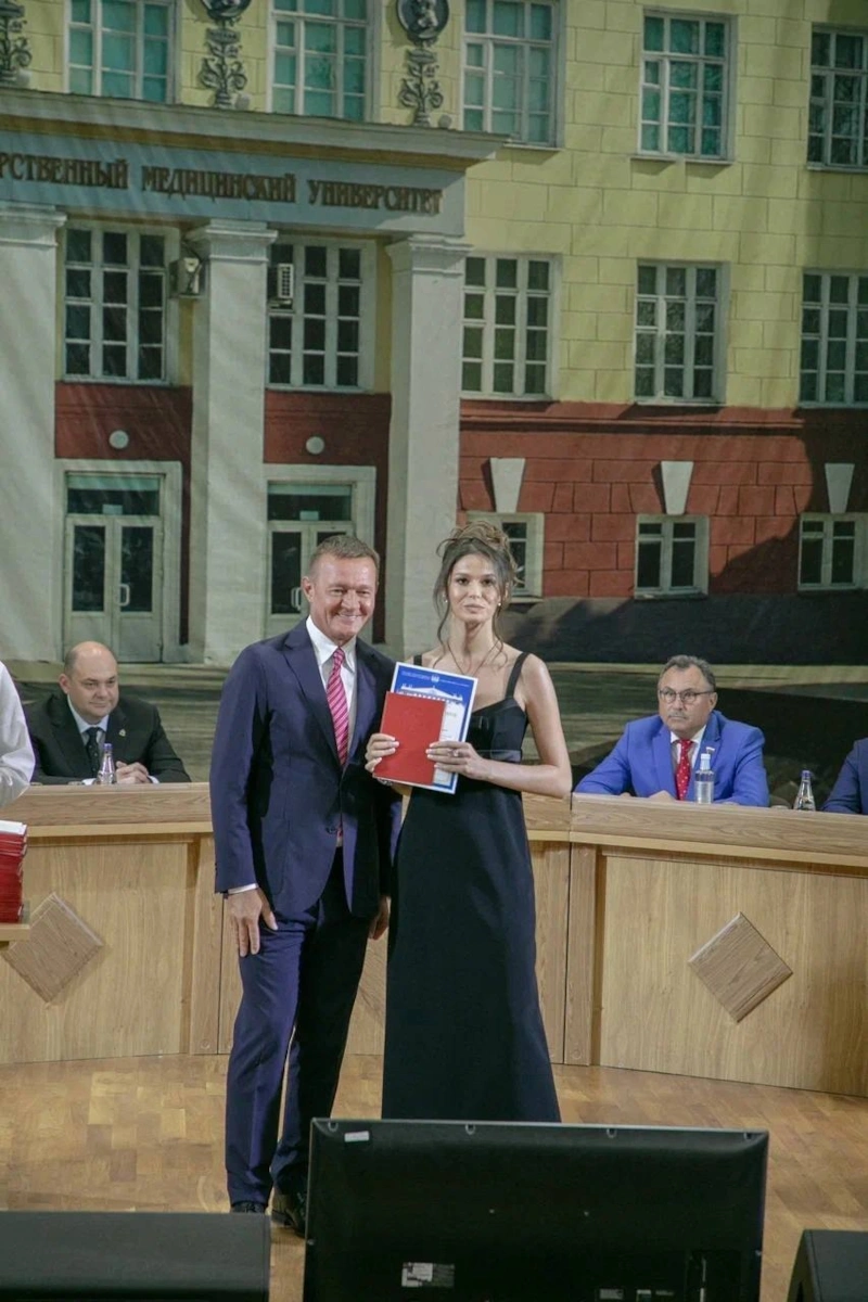 Полина Корнеева и губернатор Роман Старовойт