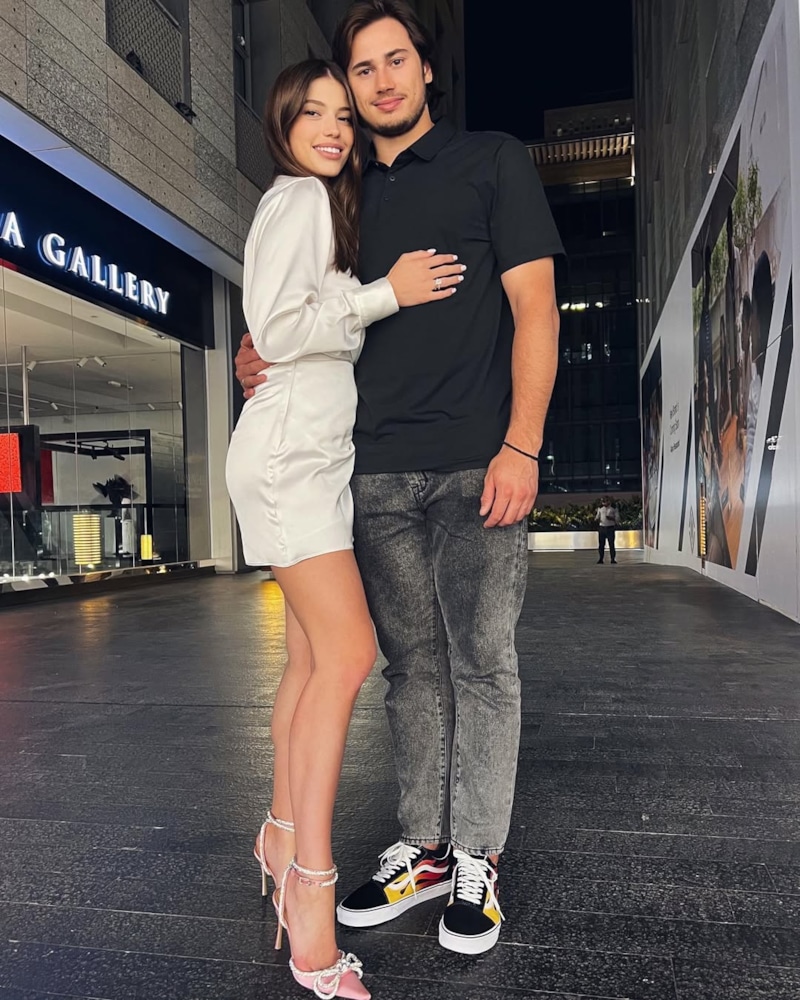 Александр Романов с женой