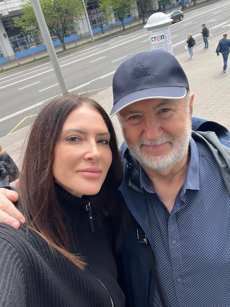 Анатолий Ярмоленко и дочь Алеся Анатолий Ярмоленко и дочь Алеся