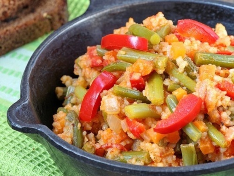 Кускус с чесночными стрелками: летний восторг