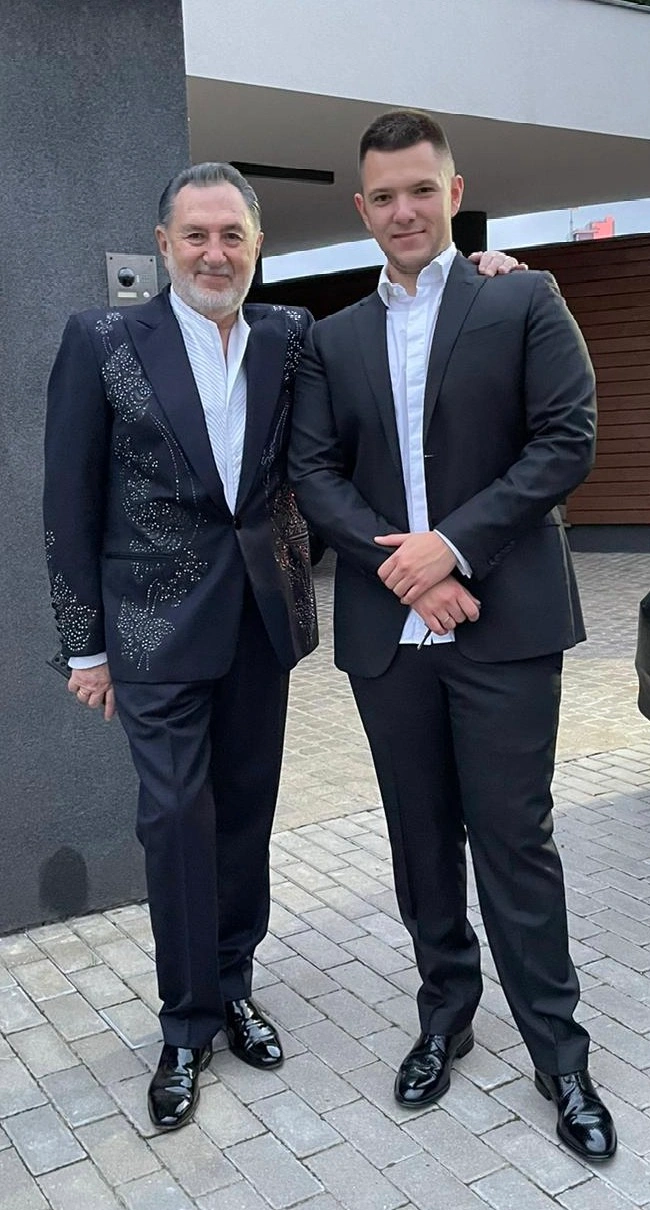 Анатолий Ярмоленко и Анатоль Ярмоленко - младший Анатолий Ярмоленко и Анатоль Ярмоленко - младший