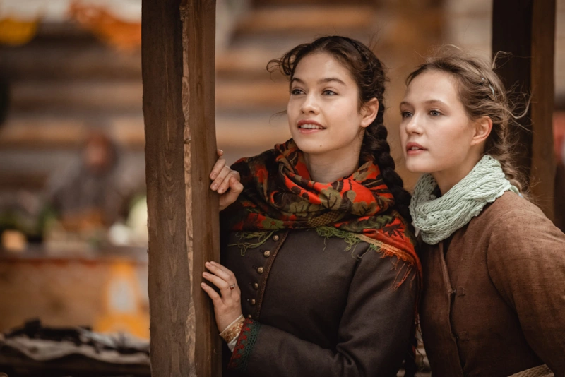 Виктория Серикова и Мария Канунникова в фильме-сказке «Морозко» Виктория Серикова и Мария Канунникова в фильме-сказке «Морозко»