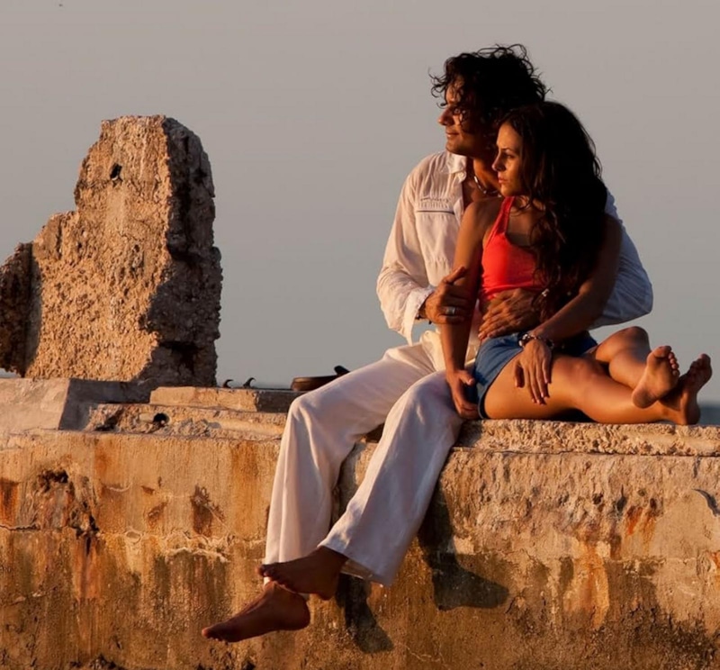 Сурия Вега и Марио Симарро в сериале «Море любви»