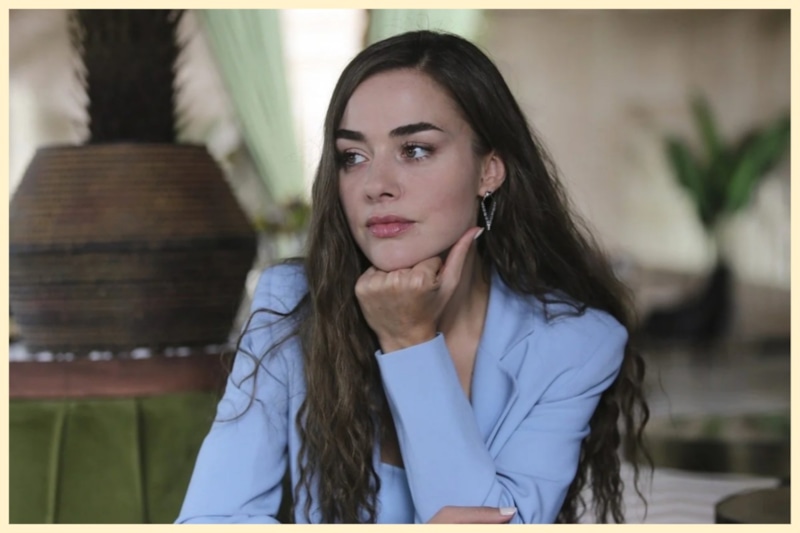 Кадр из сериала «Стеклянные потолки» Кадр из сериала «Стеклянные потолки»