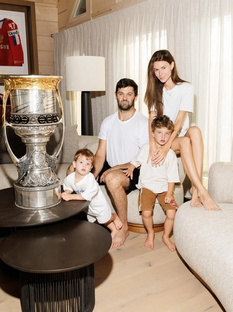 Анна Бокий и и Александр Радулов с детьми