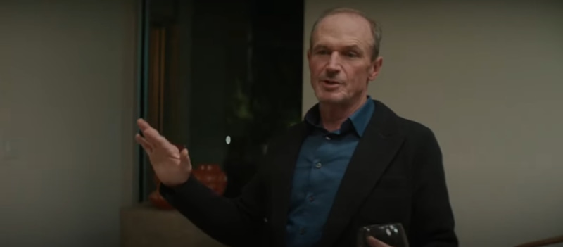 Тоби Хасс в фильме «Государственный гимн»