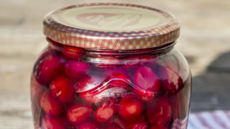 Вишня в соку: вкус лета зимой