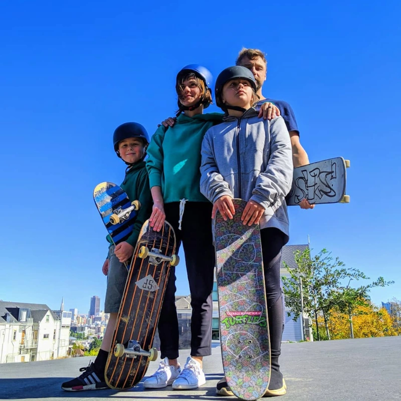 Андрей Дороничев с женой и детьми