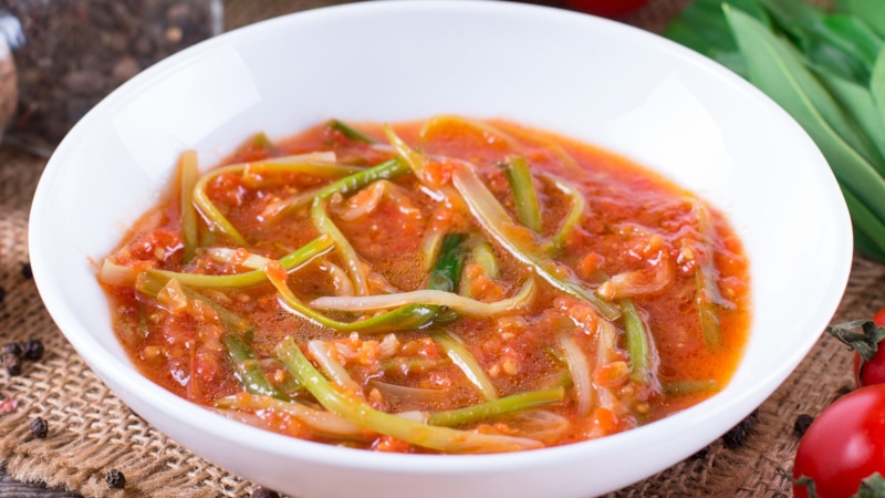 Черемша с томатом: зимний вкус лета