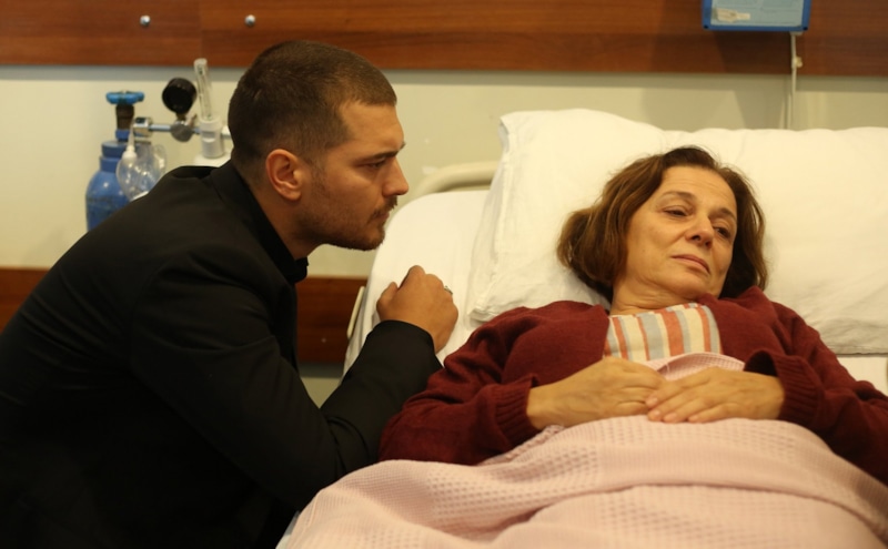 Кадр из сериала «Внутри»