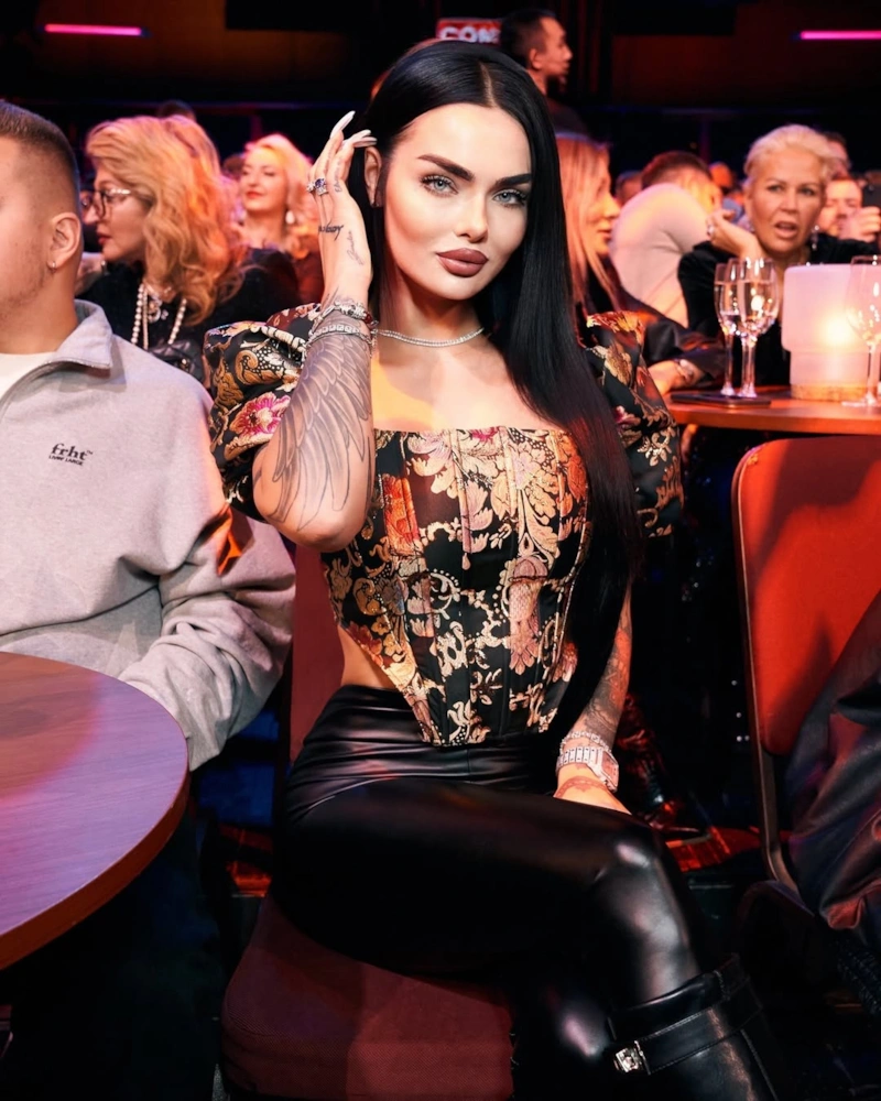 Камила Смогулецкая в «Камеди клаб»