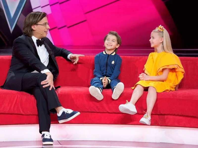 Эдуард Меняйкин и сестра Алиса Меняйкина в шоу 